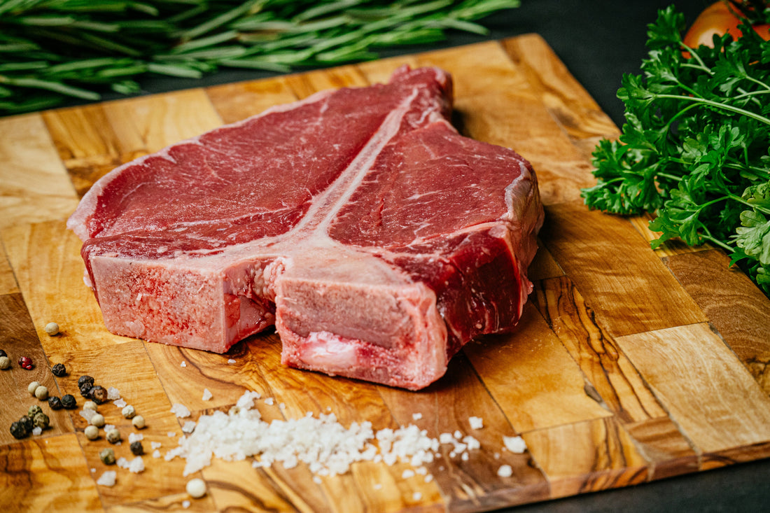 Rezept: Dry Aged T-Bone Steak mit Rosmarin-Knoblauch-Butter